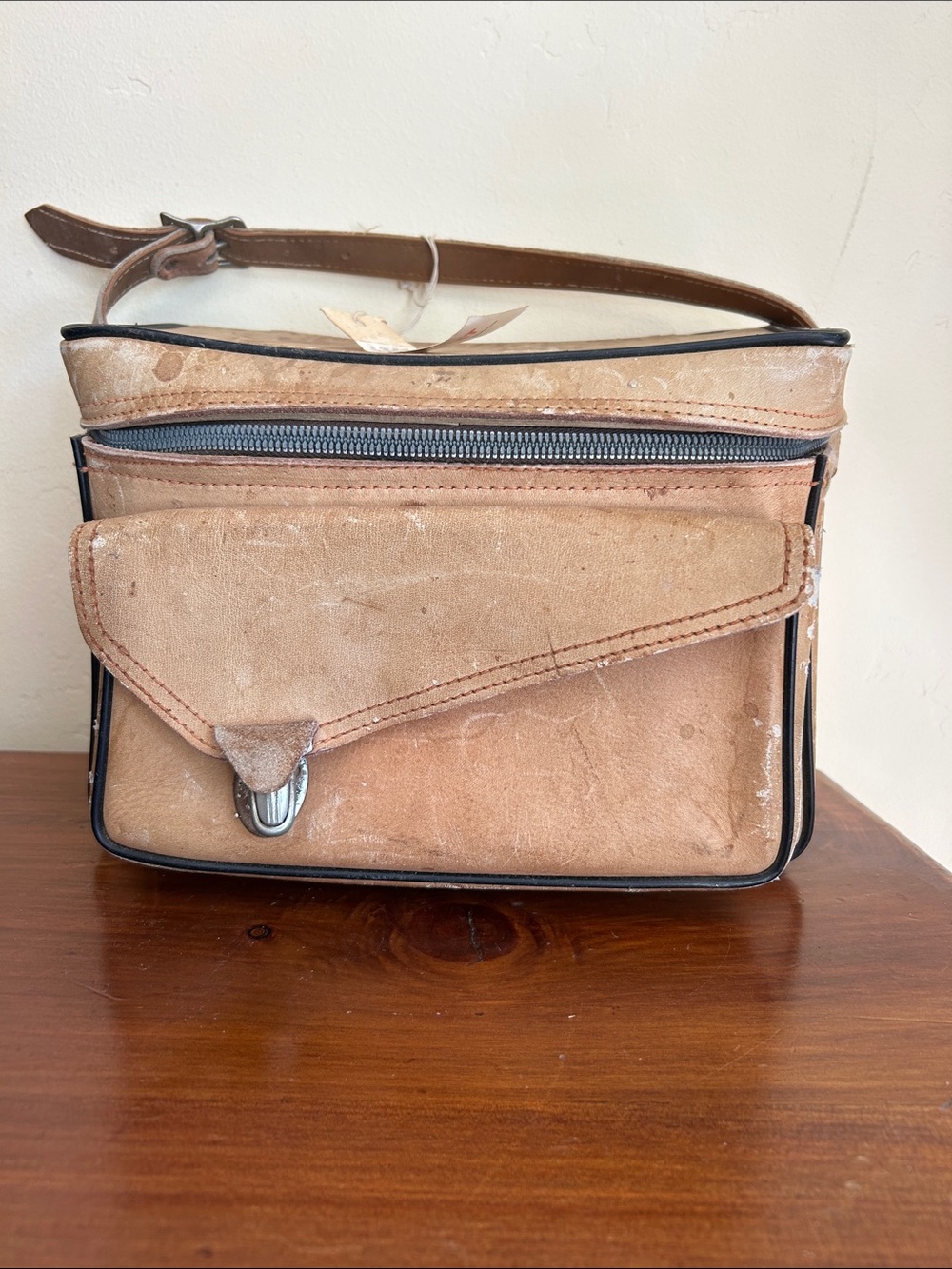 Vintage Perrin The Sportsman 502 Tan Leather Camera Messenger Bag w/ Patina